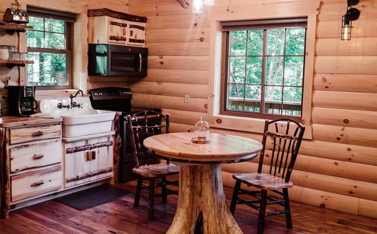 Cricket Hill Treehouse By Amish Country Lodging Милърсбърг Екстериор снимка